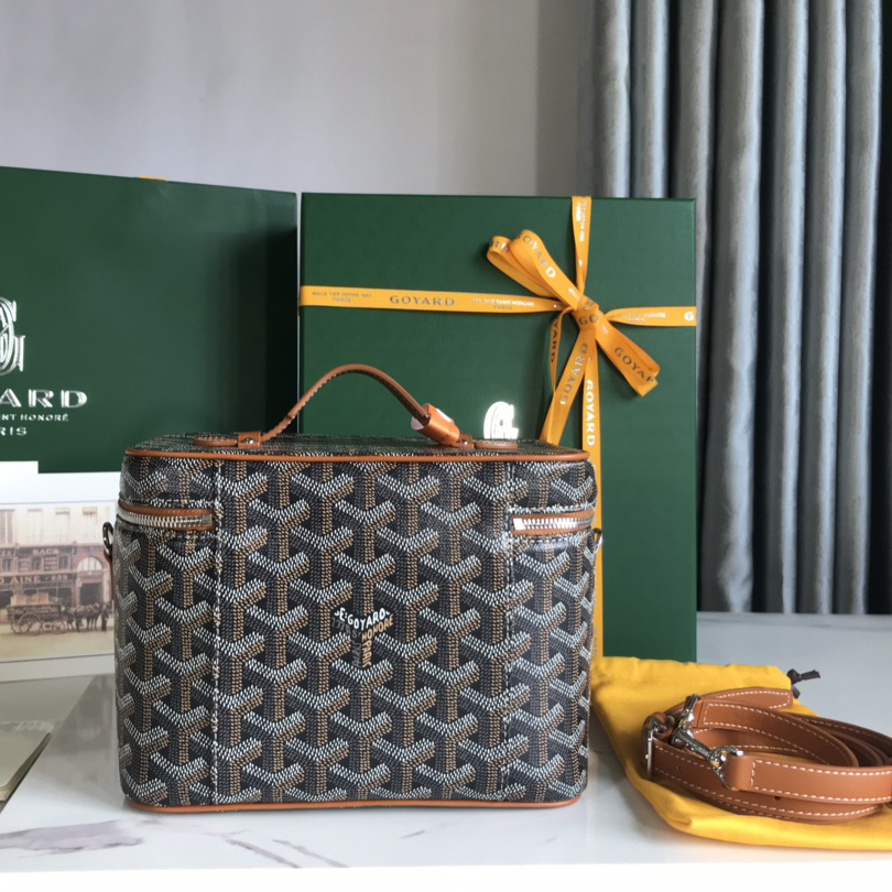 Goyard Muse Vanity Case - FashionPlug