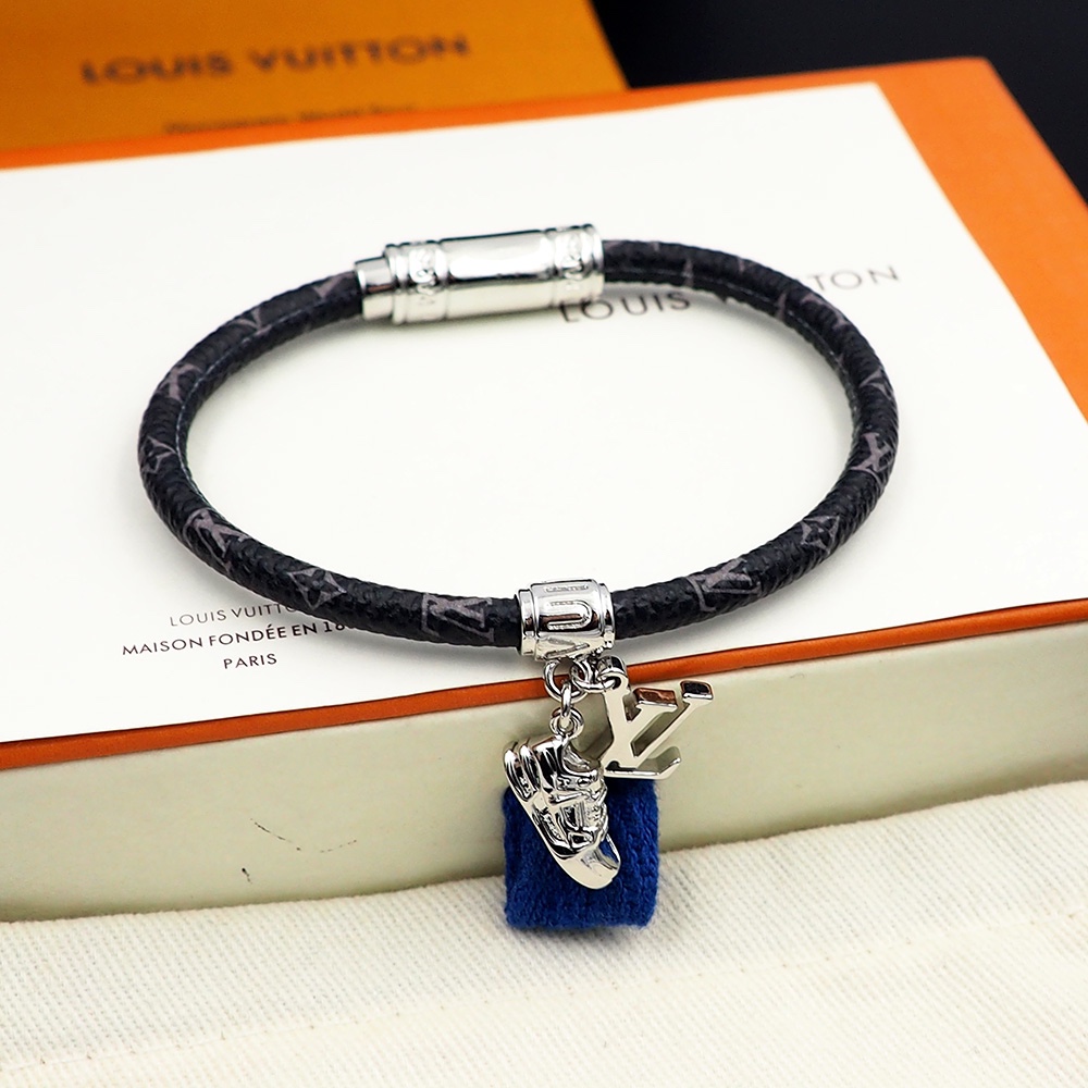 Louis Vuitto LV Icon Trainer Leather Bracelet   M8343 - FashionPlug