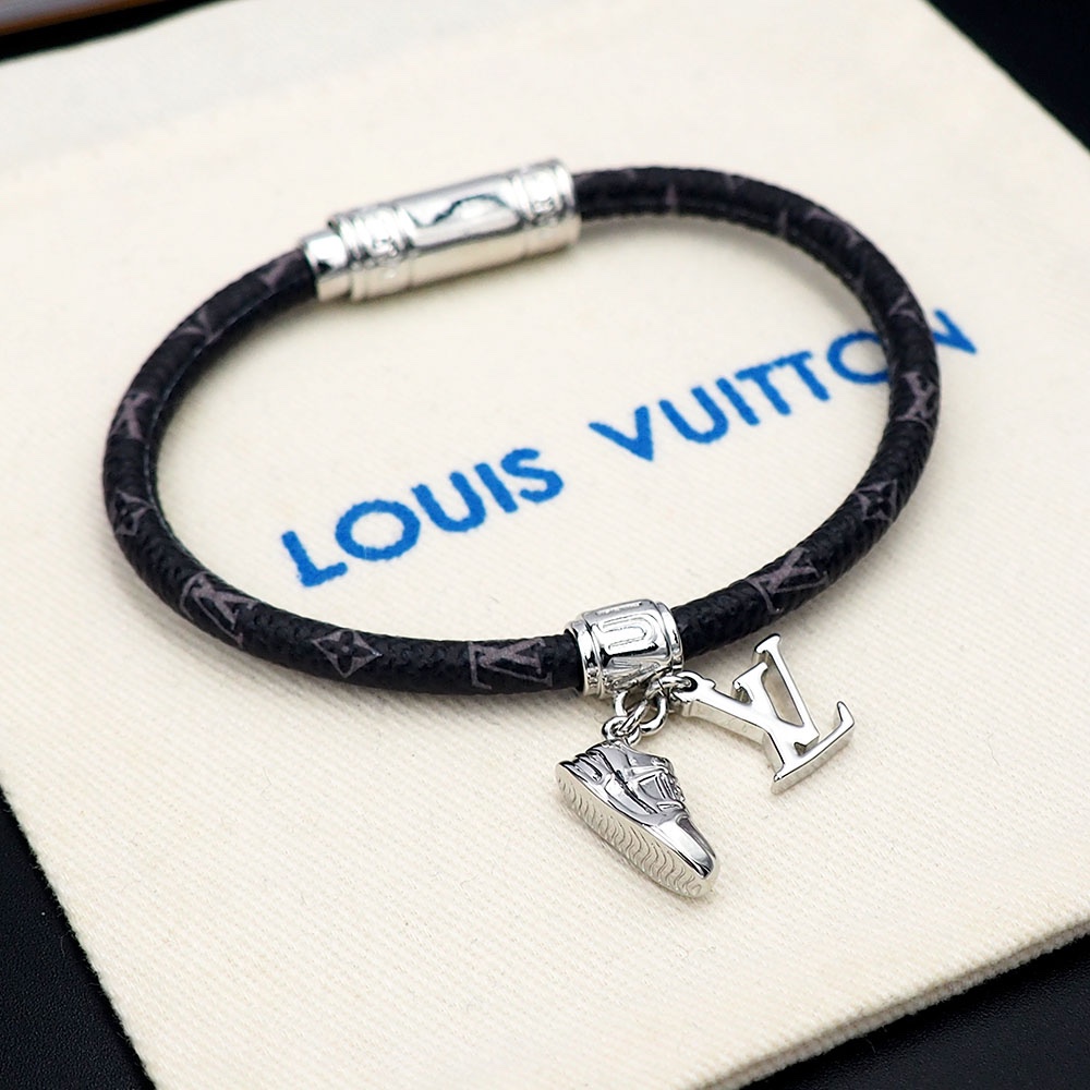 Louis Vuitto LV Icon Trainer Leather Bracelet   M8343 - FashionPlug