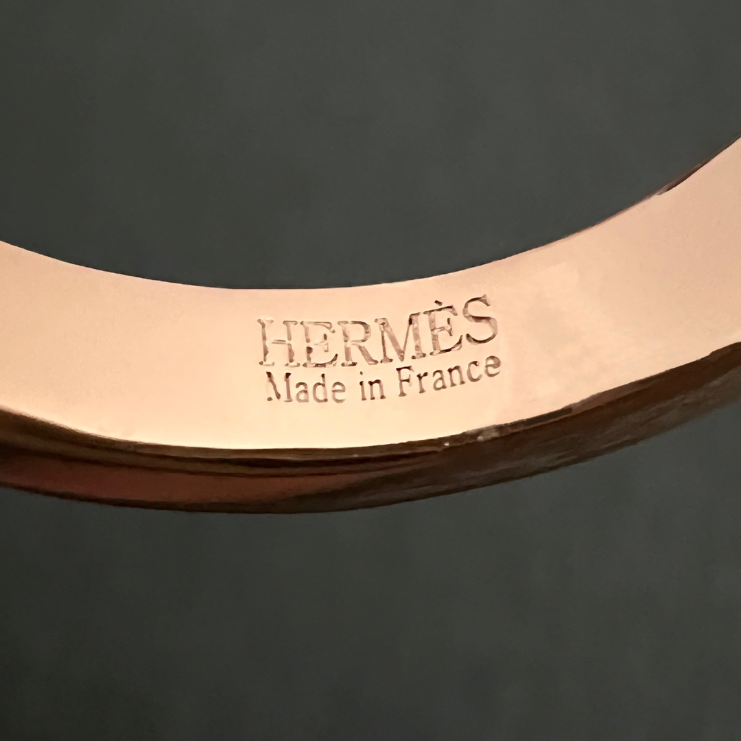Hermes Kelly Gavroche Ring - FashionPlug