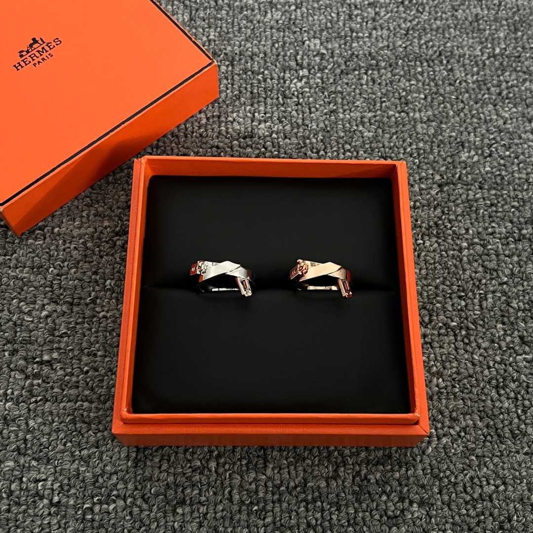 Hermes Kelly Gavroche Ring - FashionPlug