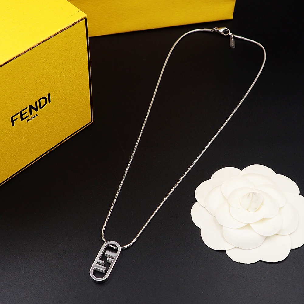 Fendi O’Lock Necklace - FashionPlug