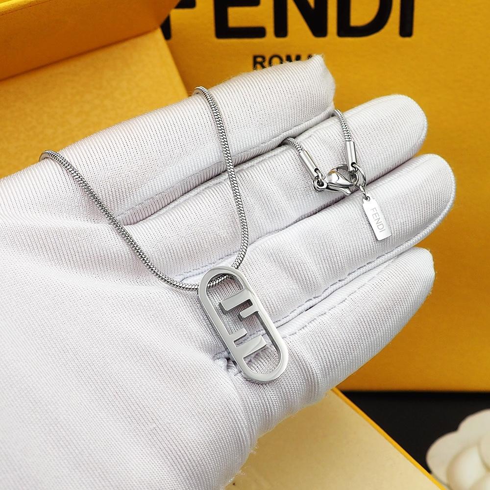 Fendi O’Lock Necklace - FashionPlug