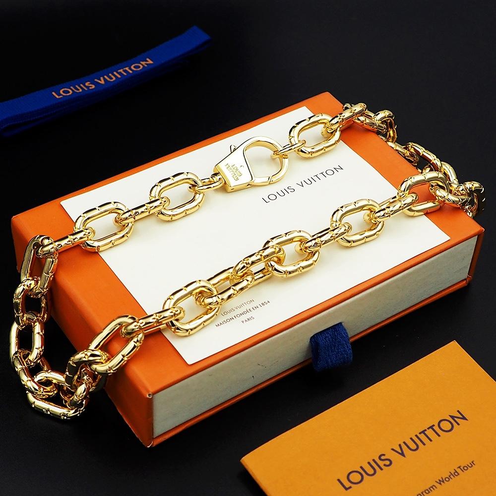 Louis Vuitto LV Crown Necklace   M01280 - FashionPlug