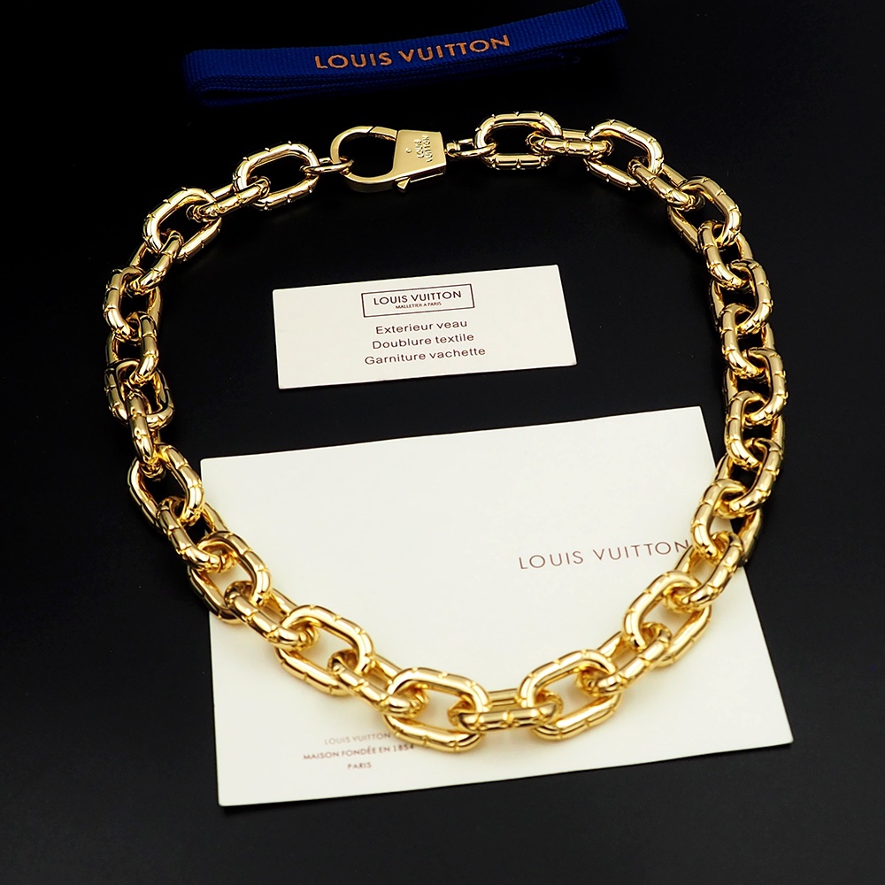 Louis Vuitto LV Crown Necklace   M01280 - FashionPlug