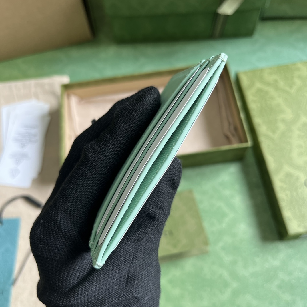 Gucci Card Case With Gucci Script - FashionPlug