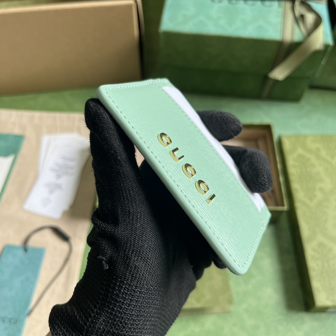 Gucci Card Case With Gucci Script - FashionPlug