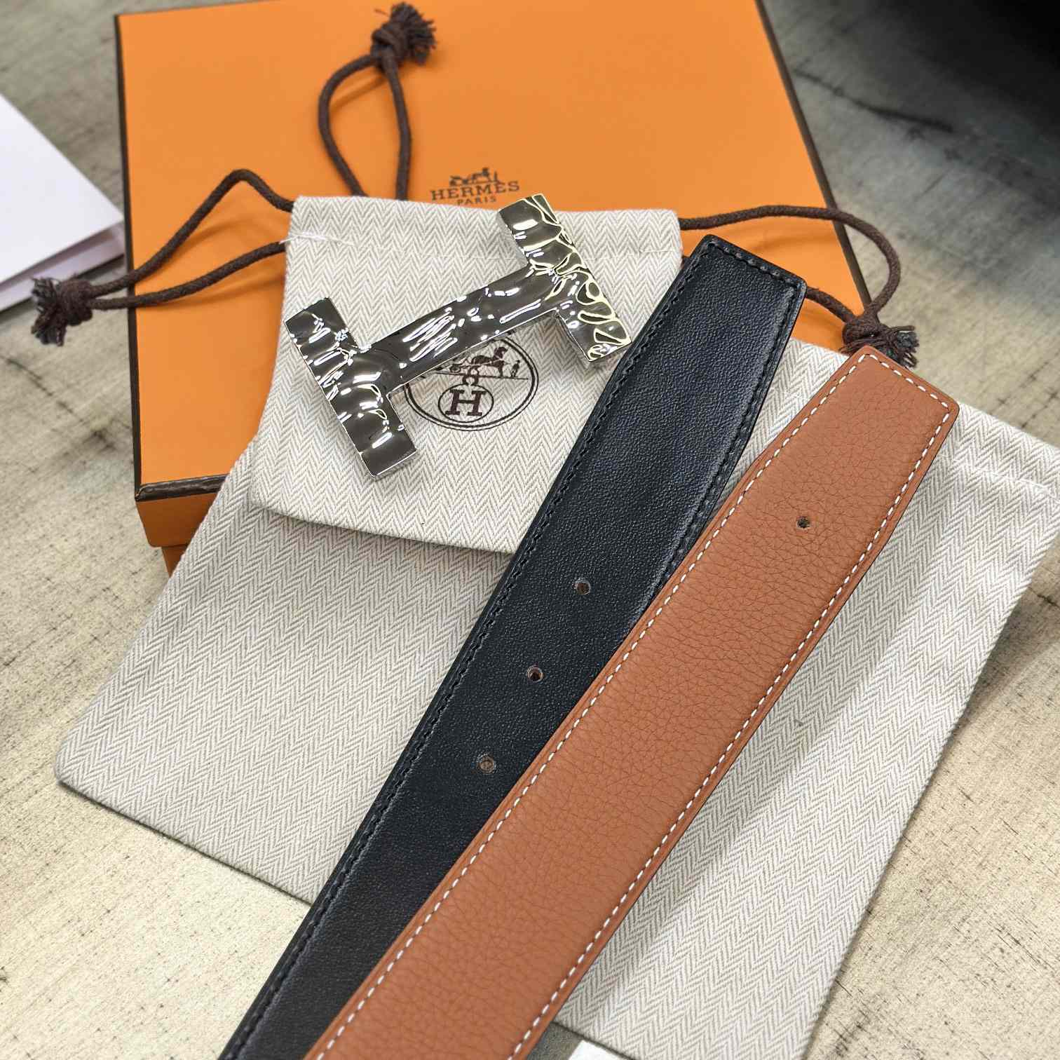 Hermes Quizz H2O Belt buckle & Reversible Leather Strap 38 mm - FashionPlug