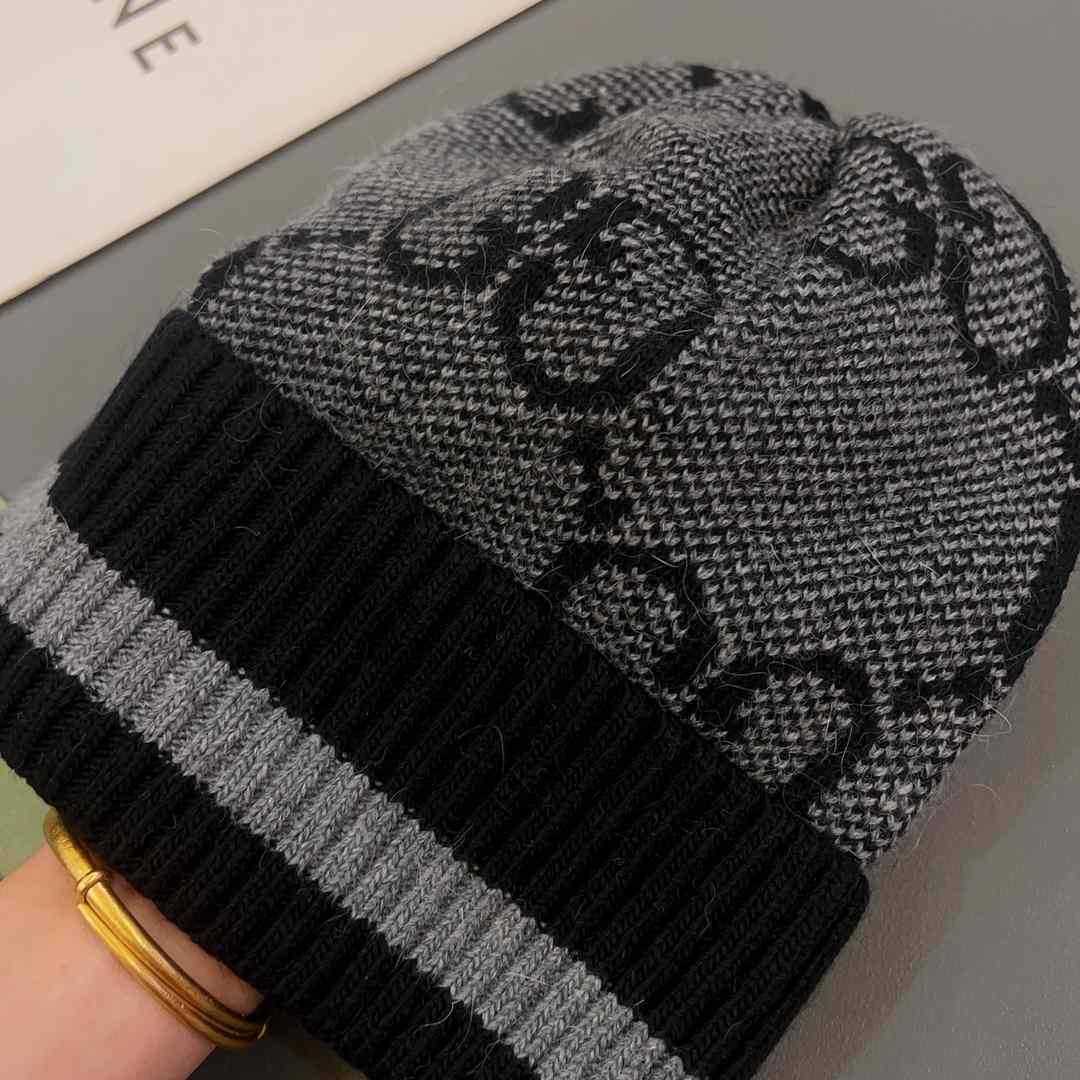 Gucci GG Knit Cashmere Hat - FashionPlug