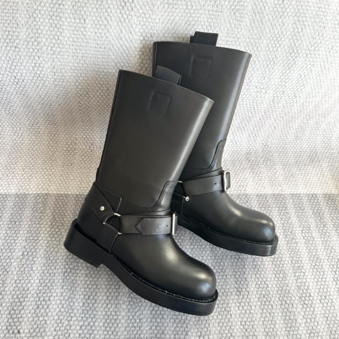Burberry Leather Saddle Low Boots - FashionPlug