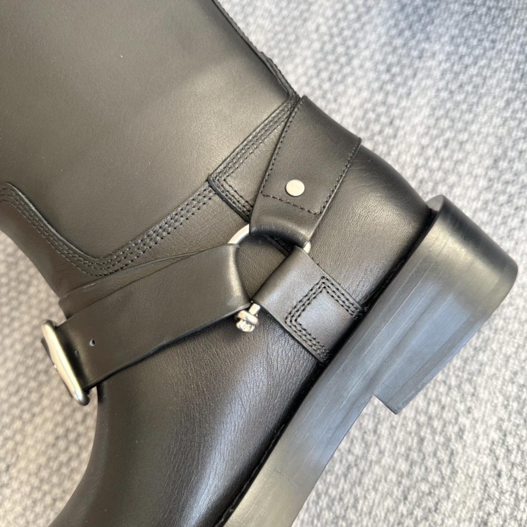 Burberry Leather Saddle Low Boots - FashionPlug