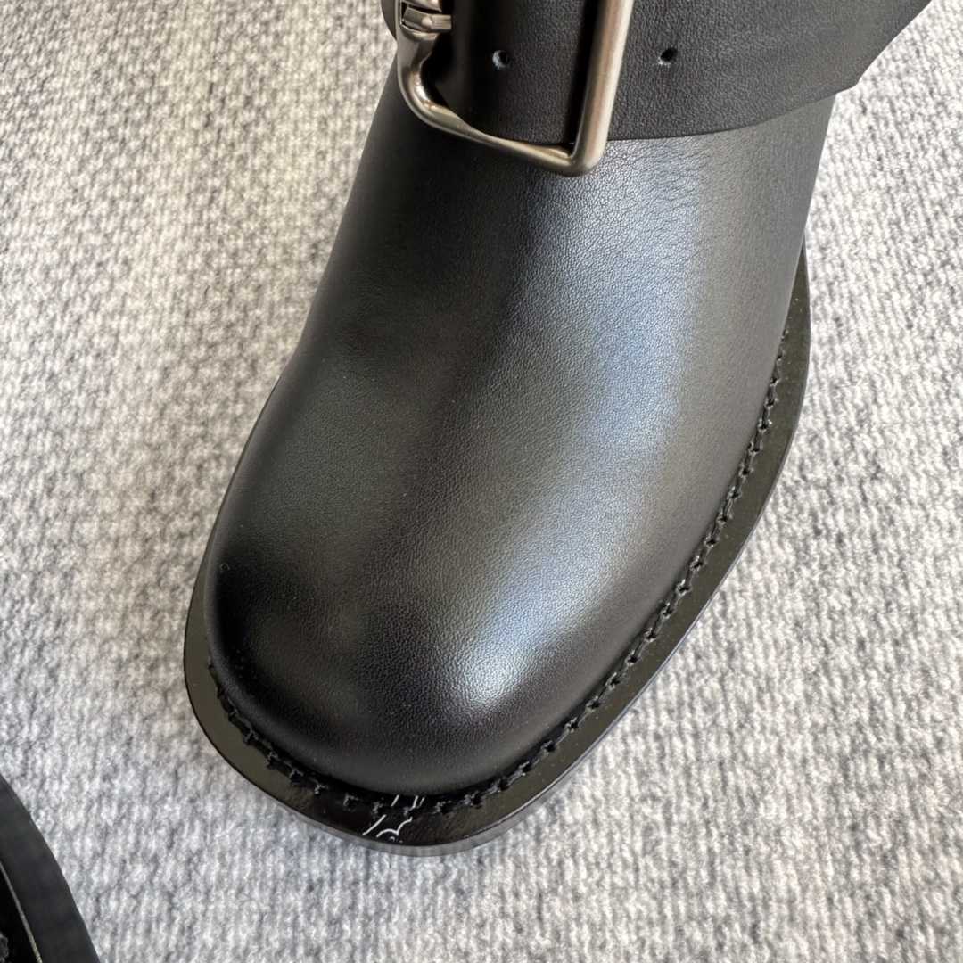 Burberry Leather Saddle Low Boots - FashionPlug