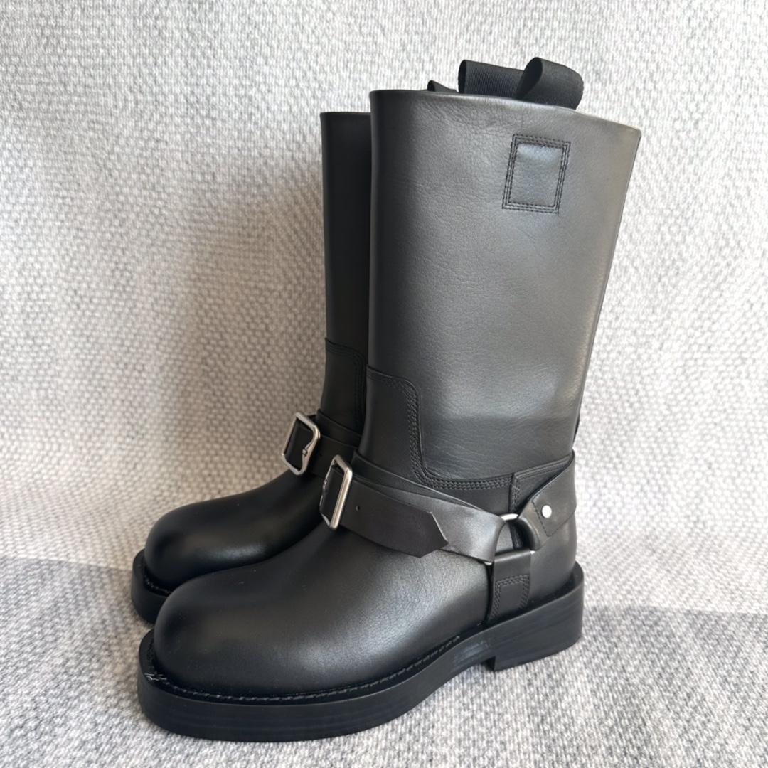 Burberry Leather Saddle Low Boots - FashionPlug
