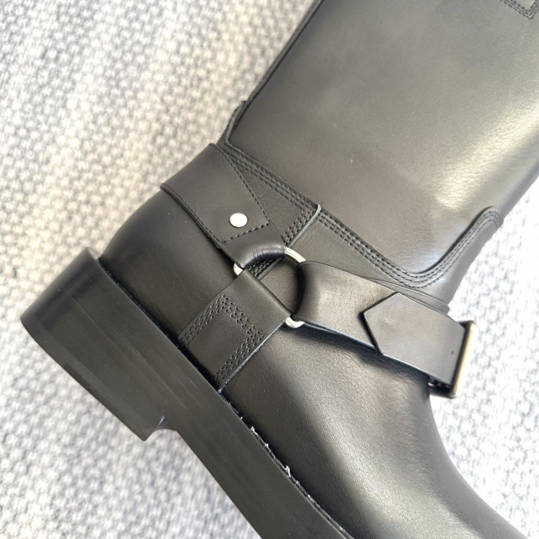 Burberry Leather Saddle Low Boots - FashionPlug