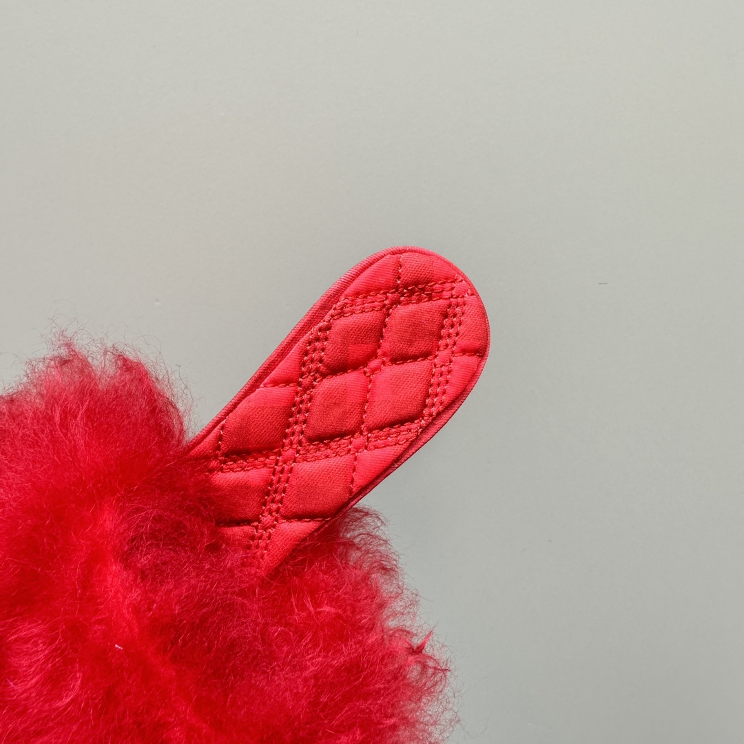 Burberry Shearling Minnie Mules - FashionPlug