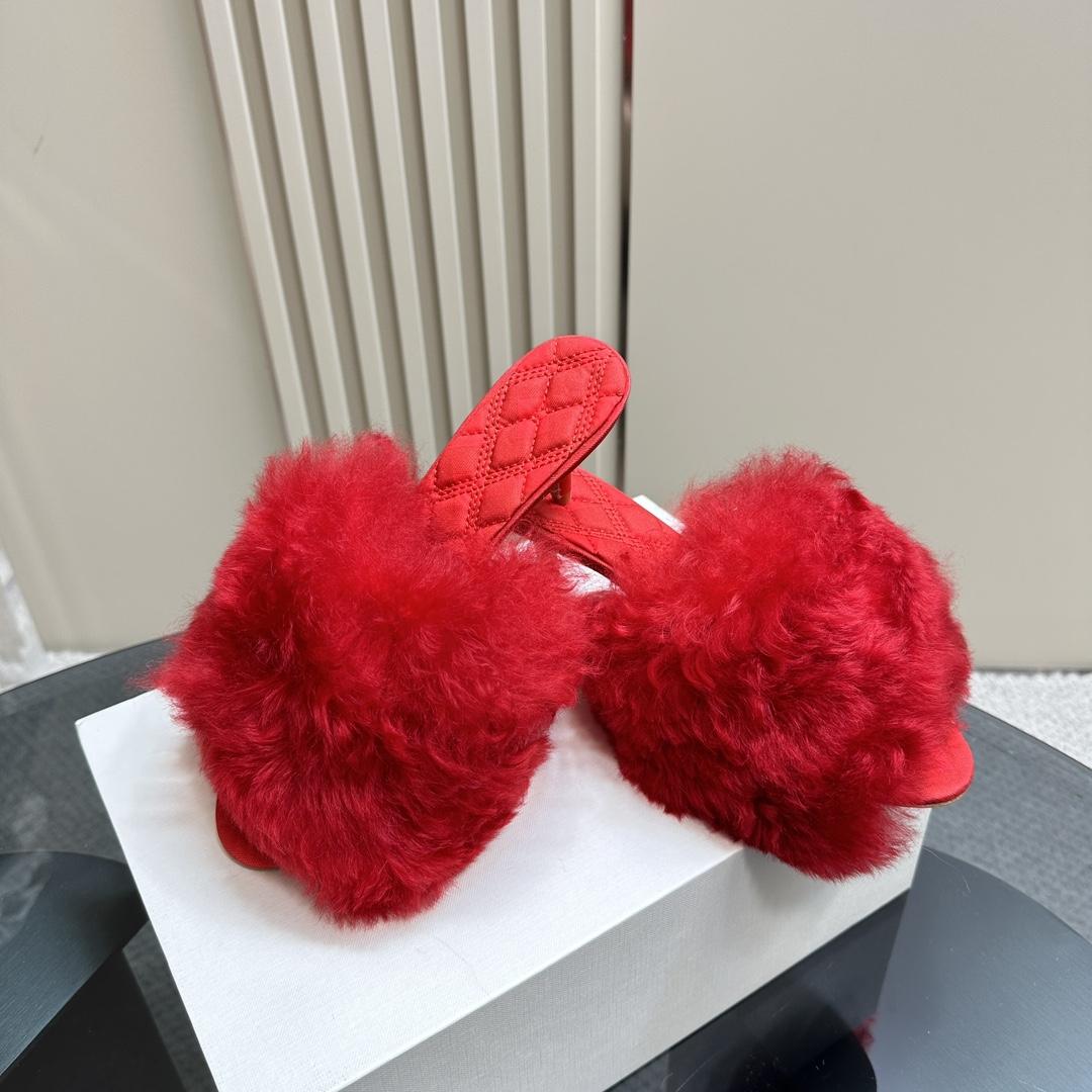 Burberry Shearling Minnie Mules - FashionPlug