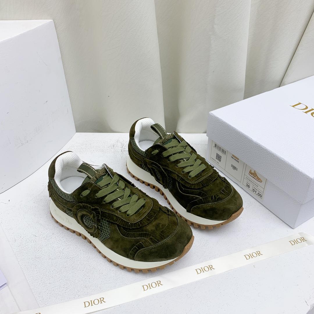 Dior C'est Dior Sneaker  - FashionPlug