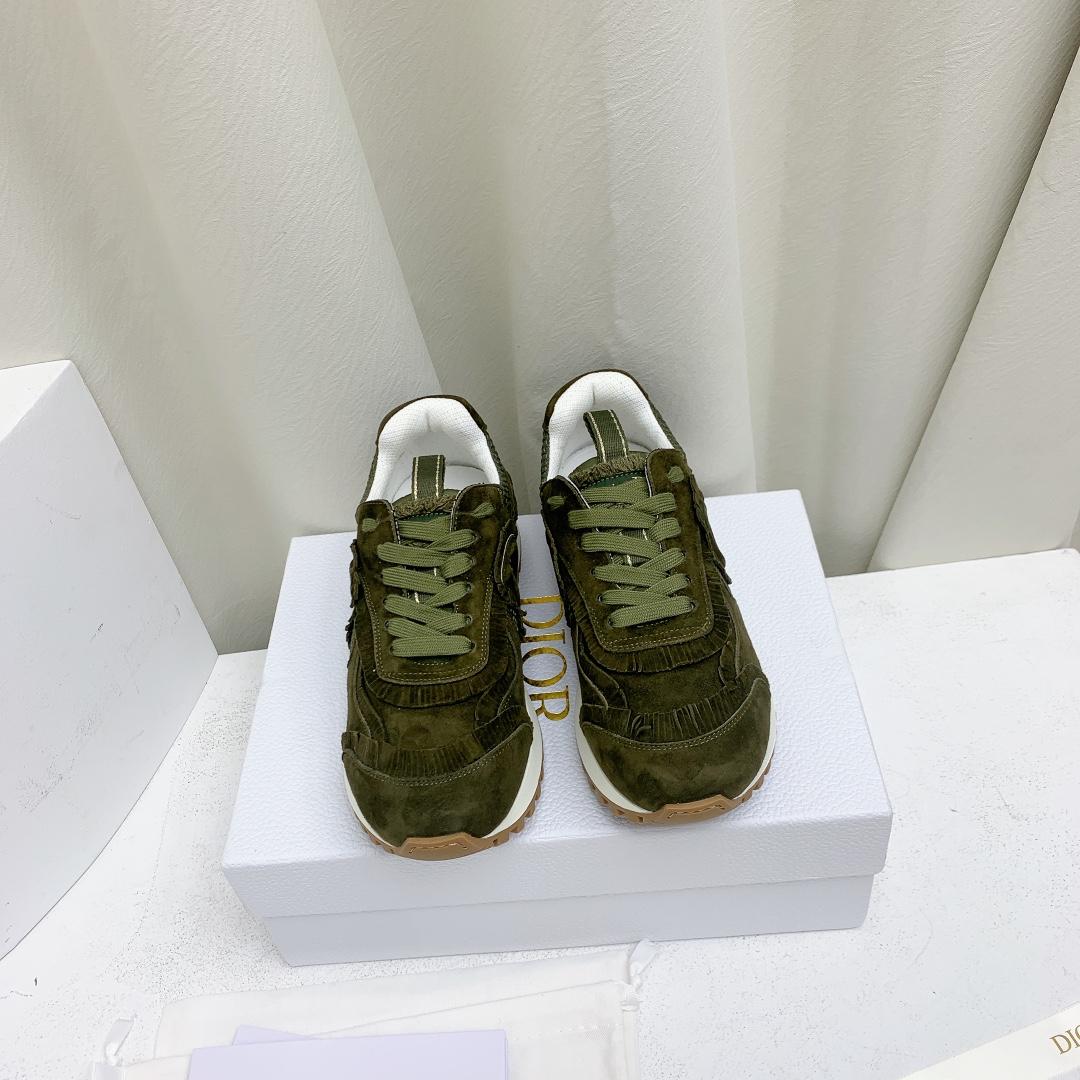 Dior C'est Dior Sneaker  - FashionPlug