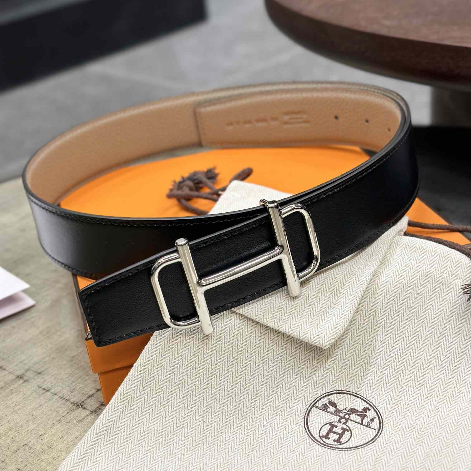 Hermes Royal Belt Buckle & Reversible Leather Strap 38 mm - FashionPlug