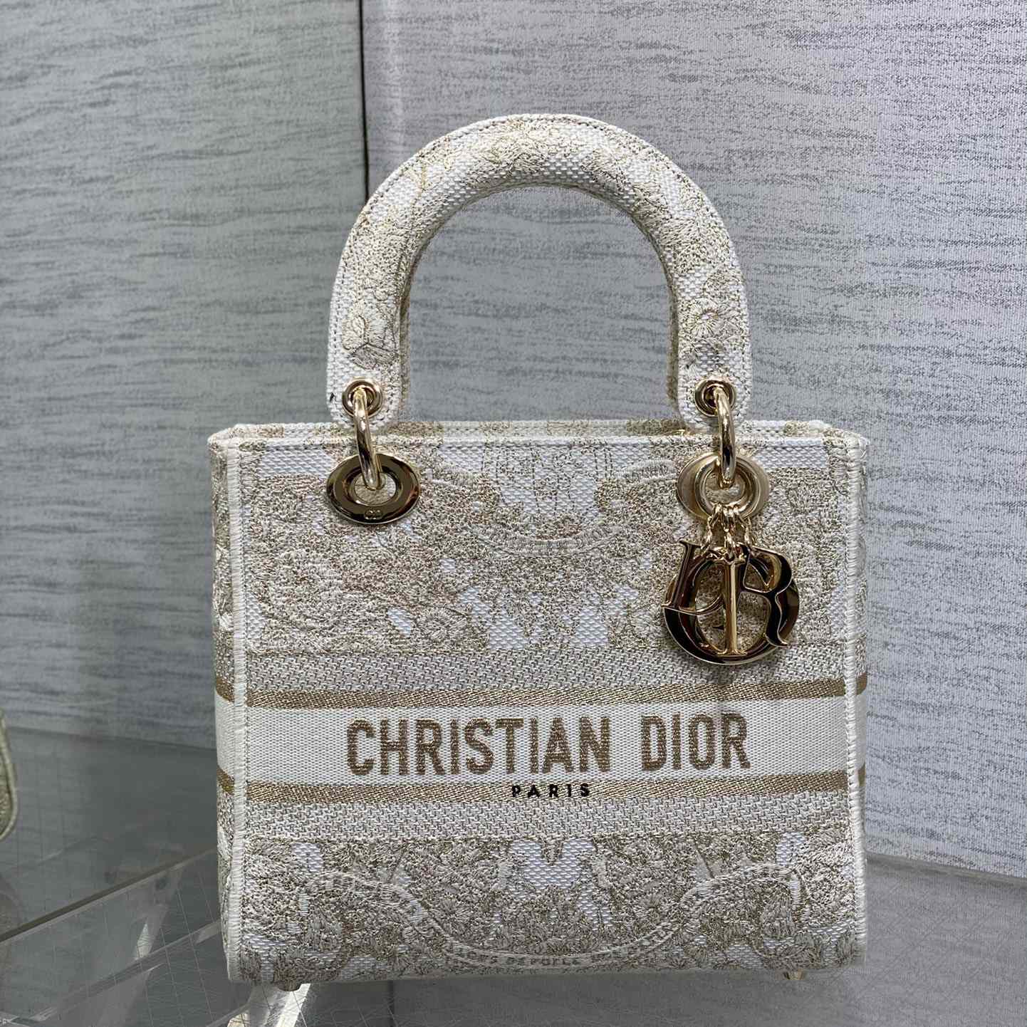 Dior Medium Lady D-lite Bag - FashionPlug