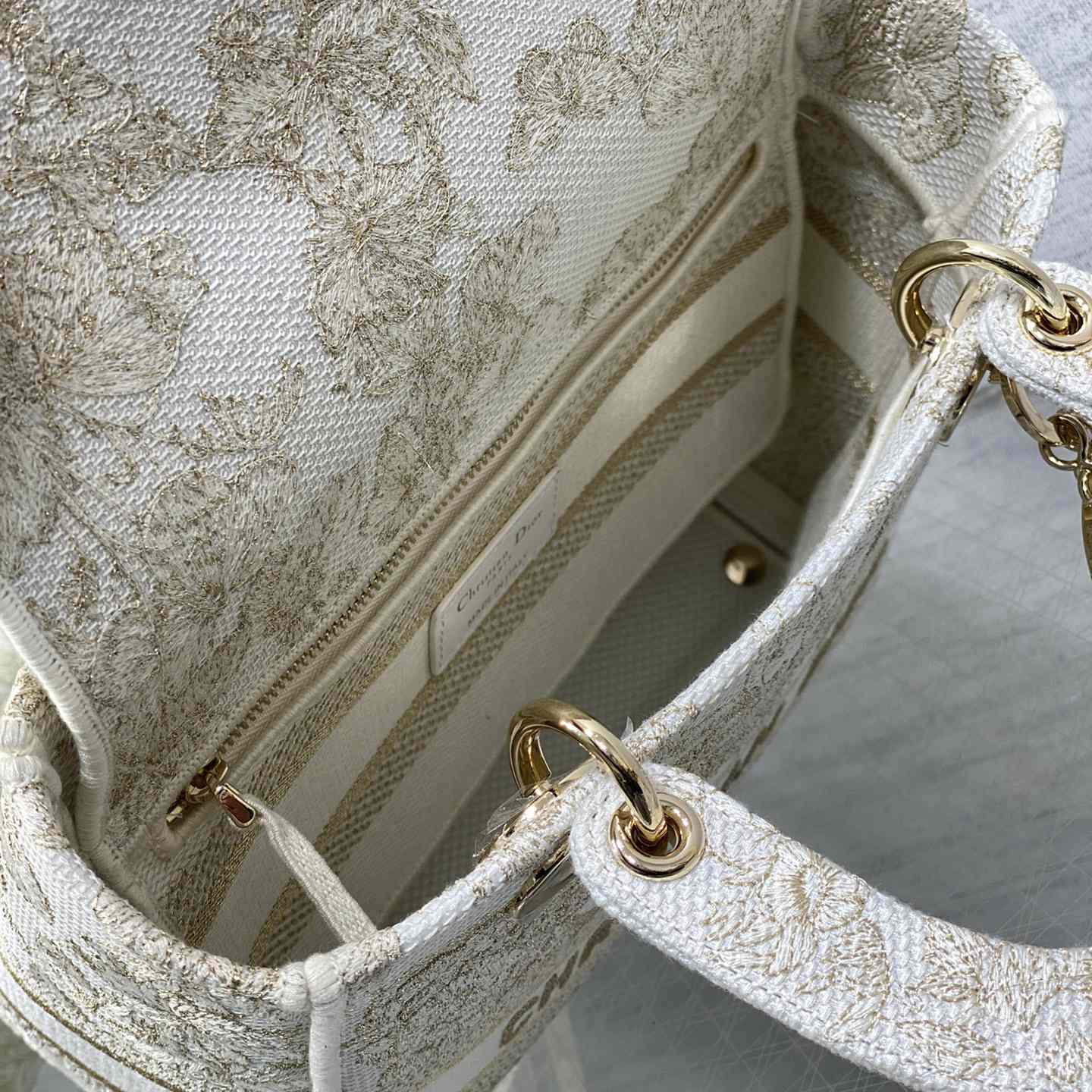 Dior Medium Lady D-lite Bag - FashionPlug