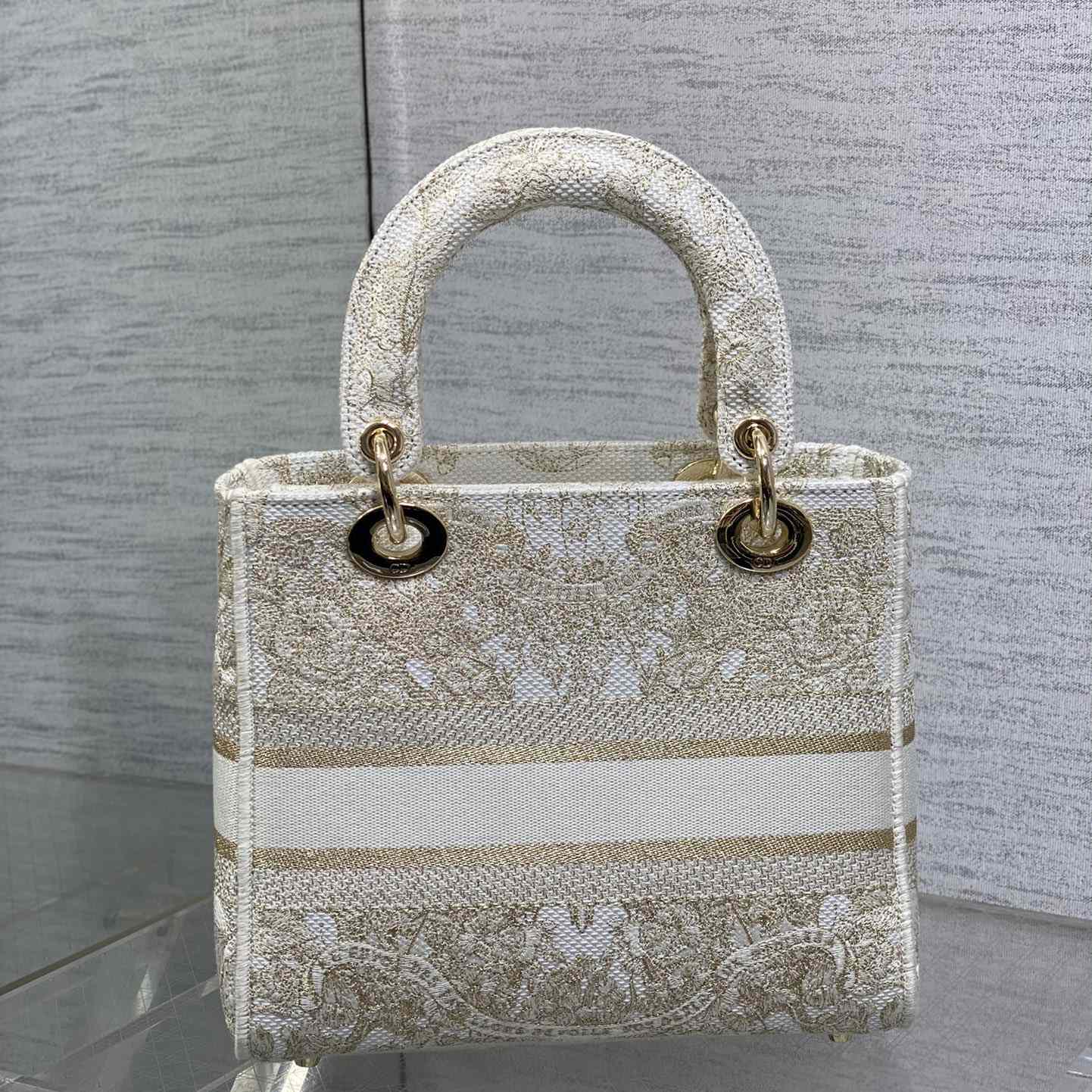 Dior Medium Lady D-lite Bag - FashionPlug