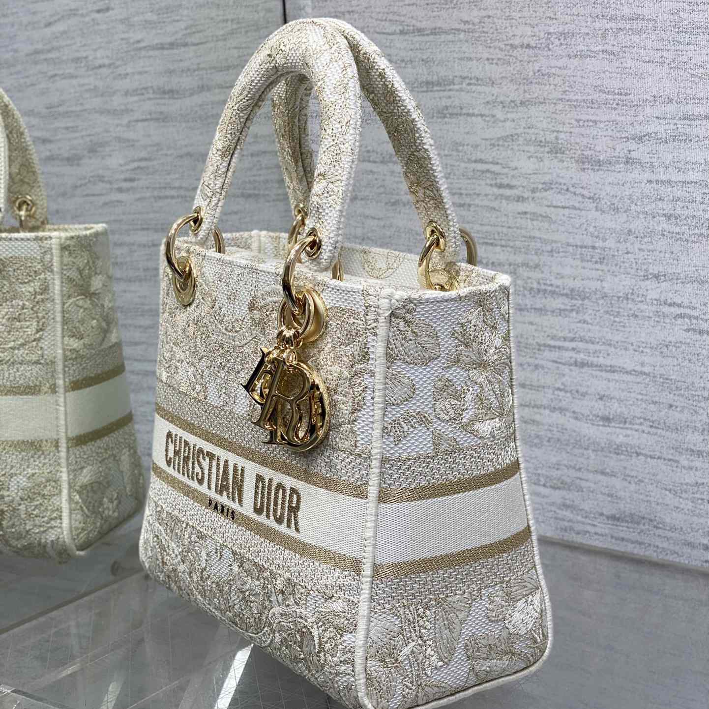 Dior Medium Lady D-lite Bag - FashionPlug