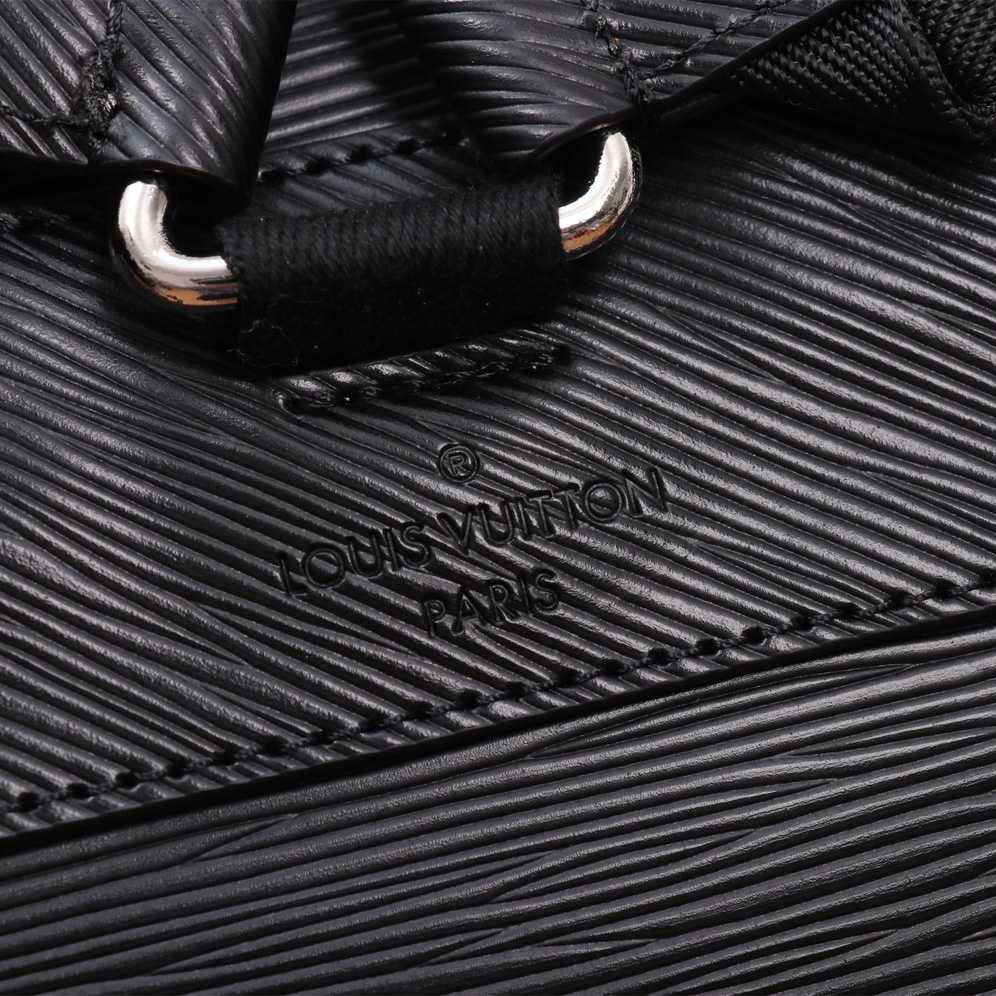 Louis Vuitton Christopher MM     - FashionPlug