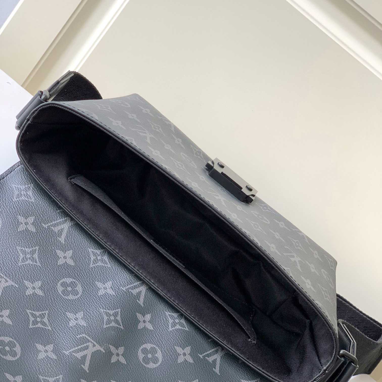 Louis Vuitton S-Cape Messenger   M46794 - FashionPlug