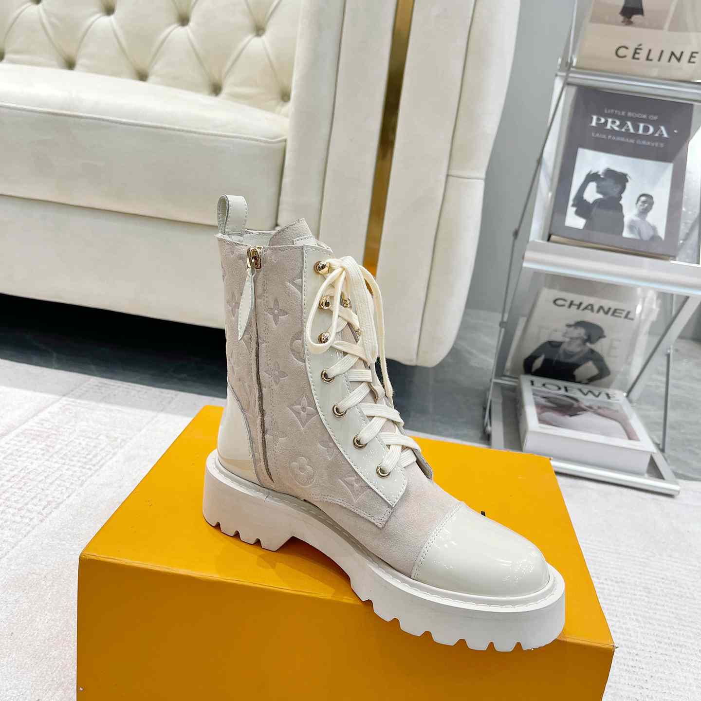 Louis Vuitton Territory Flat Ranger - FashionPlug