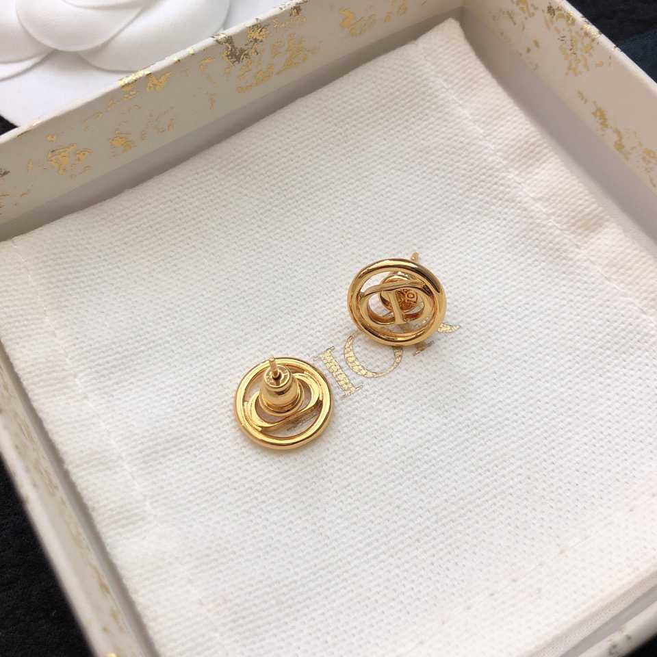 Dior 30 Montaigne Stud Earrings - FashionPlug