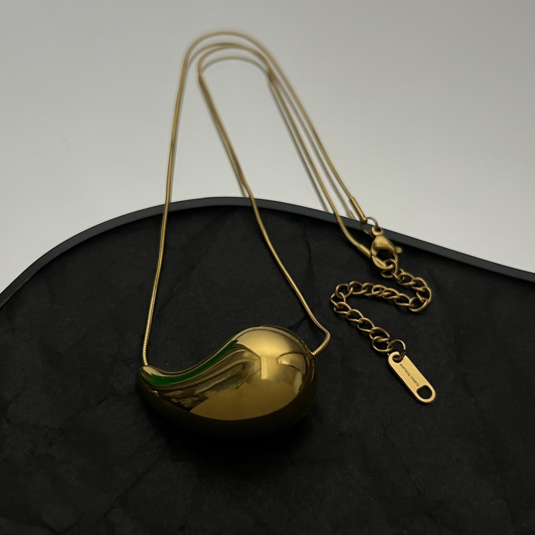 Bottega Veneta Drop Pendant Necklace - FashionPlug