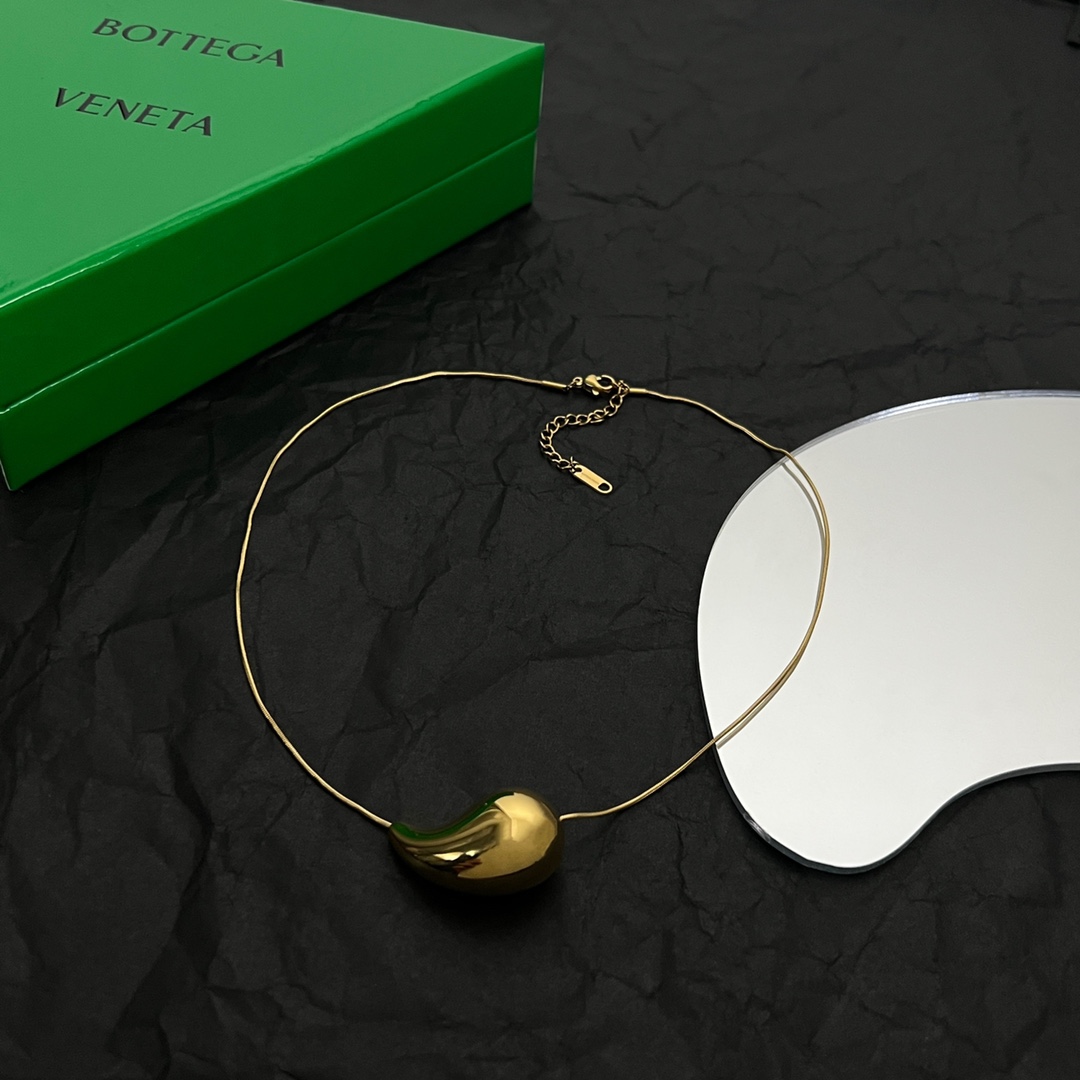 Bottega Veneta Drop Pendant Necklace - FashionPlug