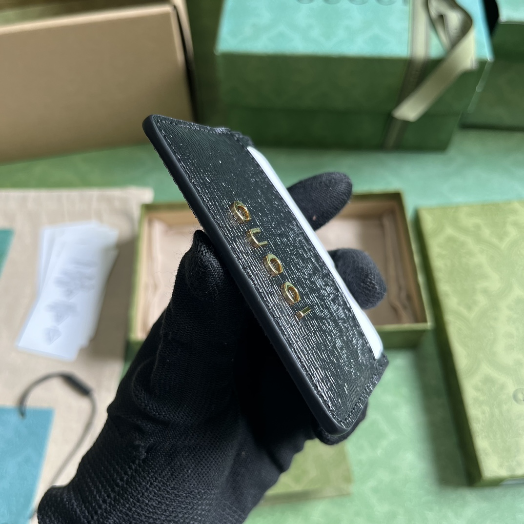 Gucci Card Case With Gucci Script - FashionPlug
