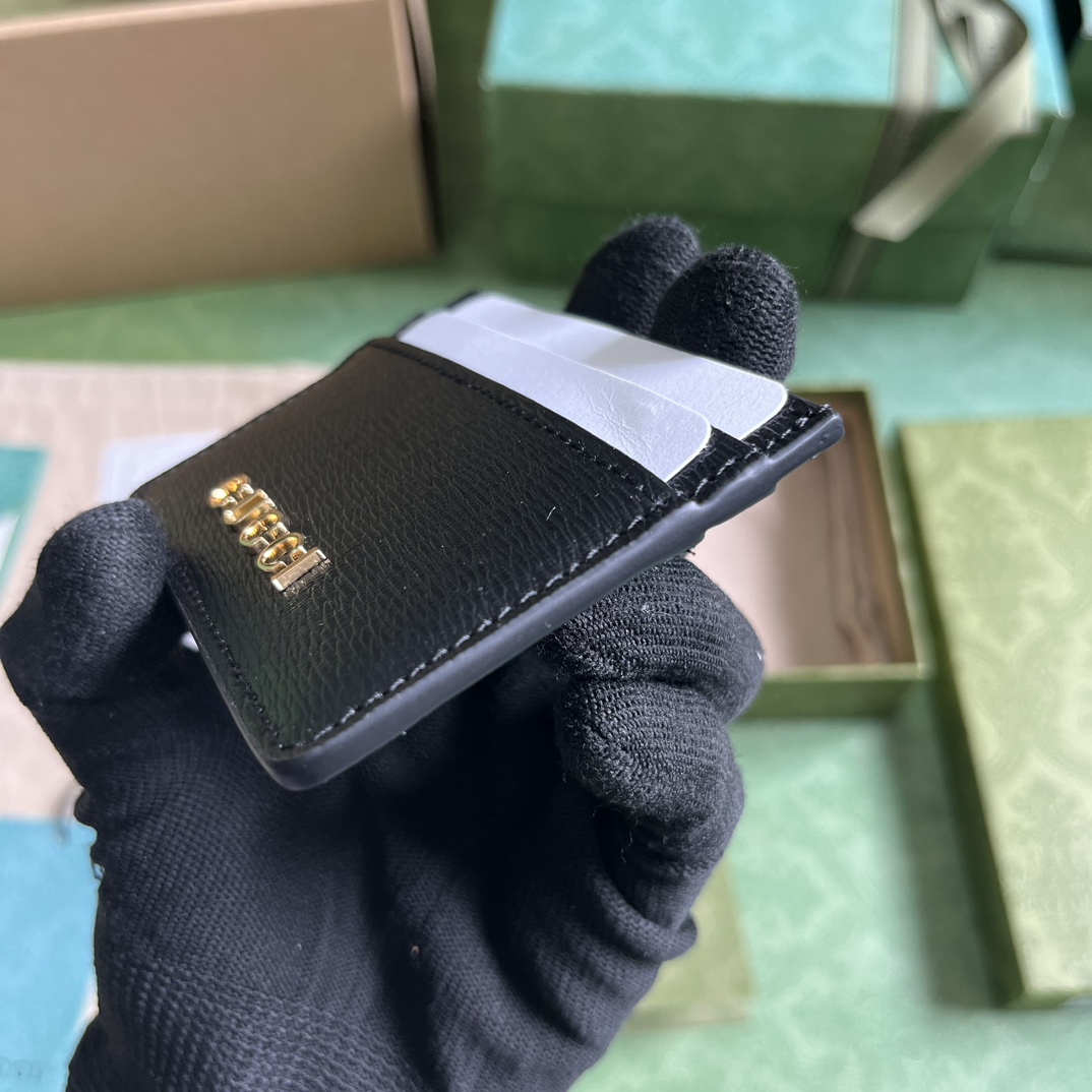 Gucci Card Case With Gucci Script - FashionPlug