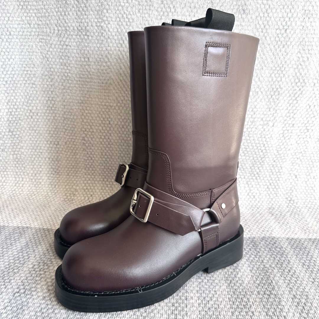 Burberry Leather Saddle Low Boots - FashionPlug
