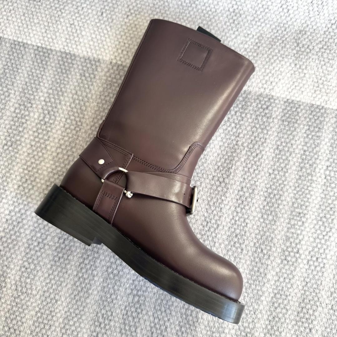 Burberry Leather Saddle Low Boots - FashionPlug