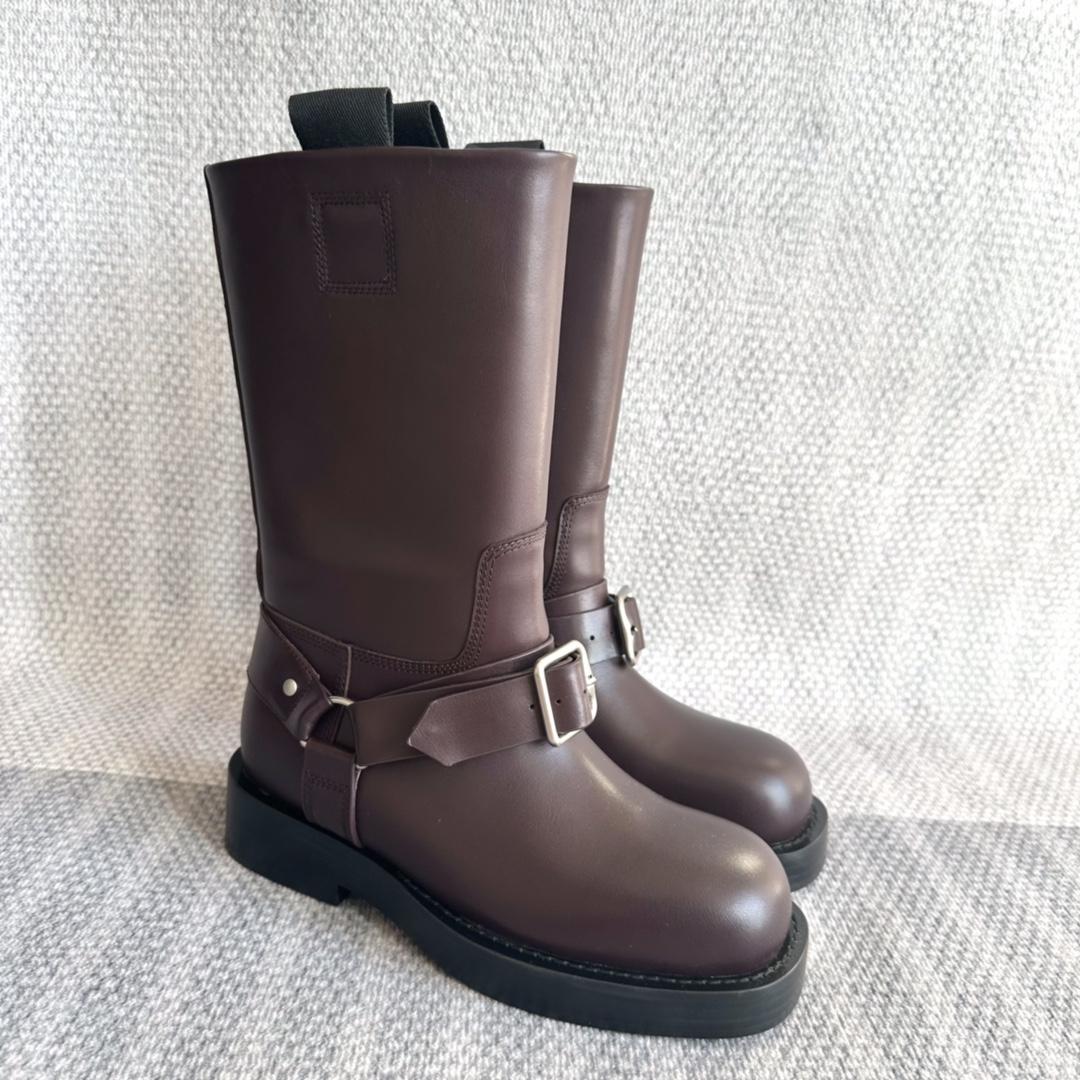 Burberry Leather Saddle Low Boots - FashionPlug