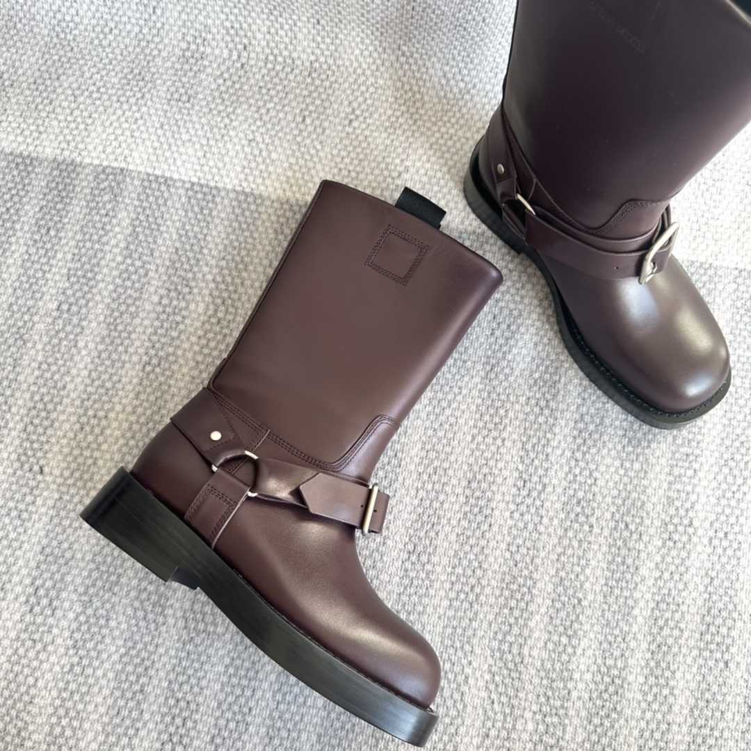 Burberry Leather Saddle Low Boots - FashionPlug