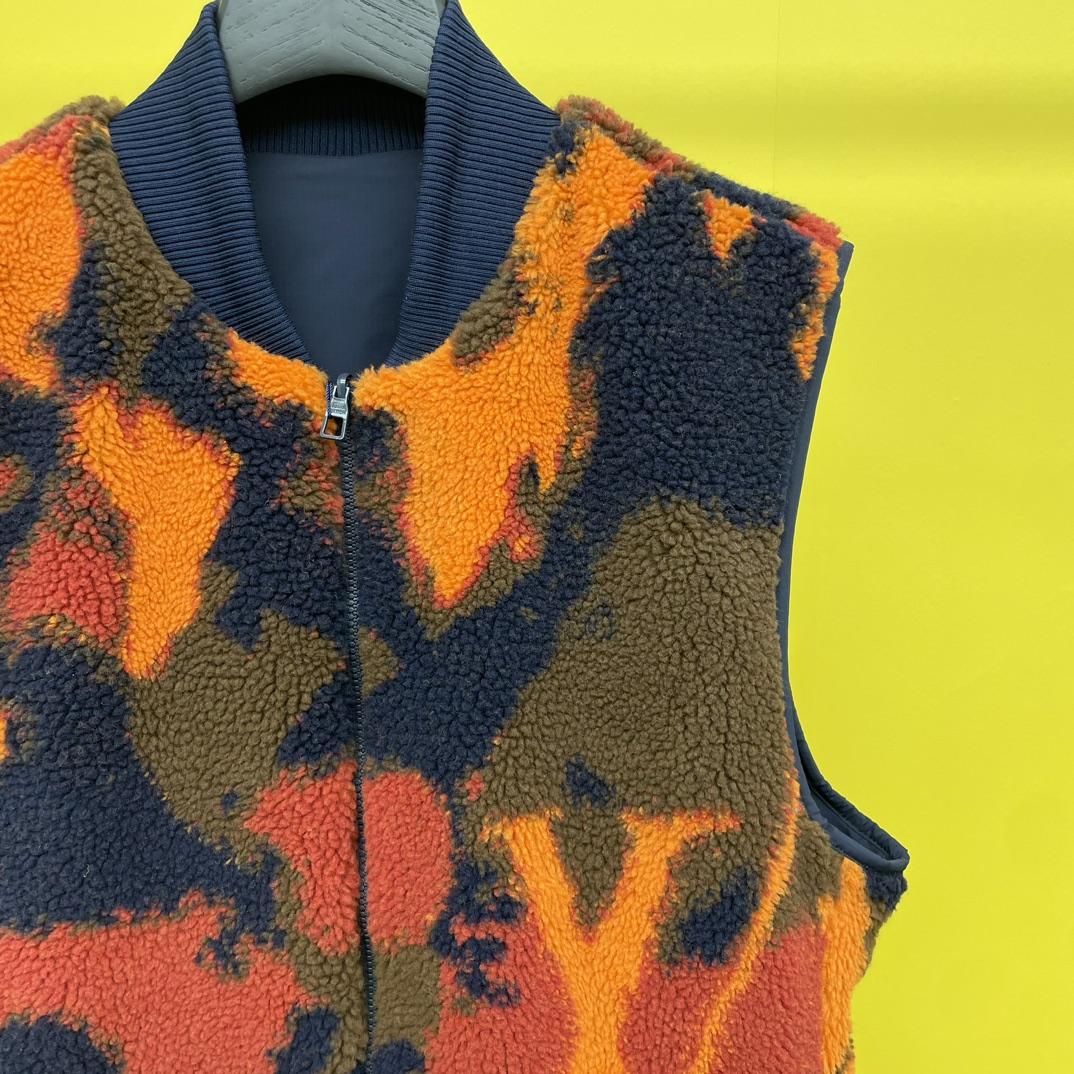 Louis Vuitton Reversible Fleece Gilet - FashionPlug