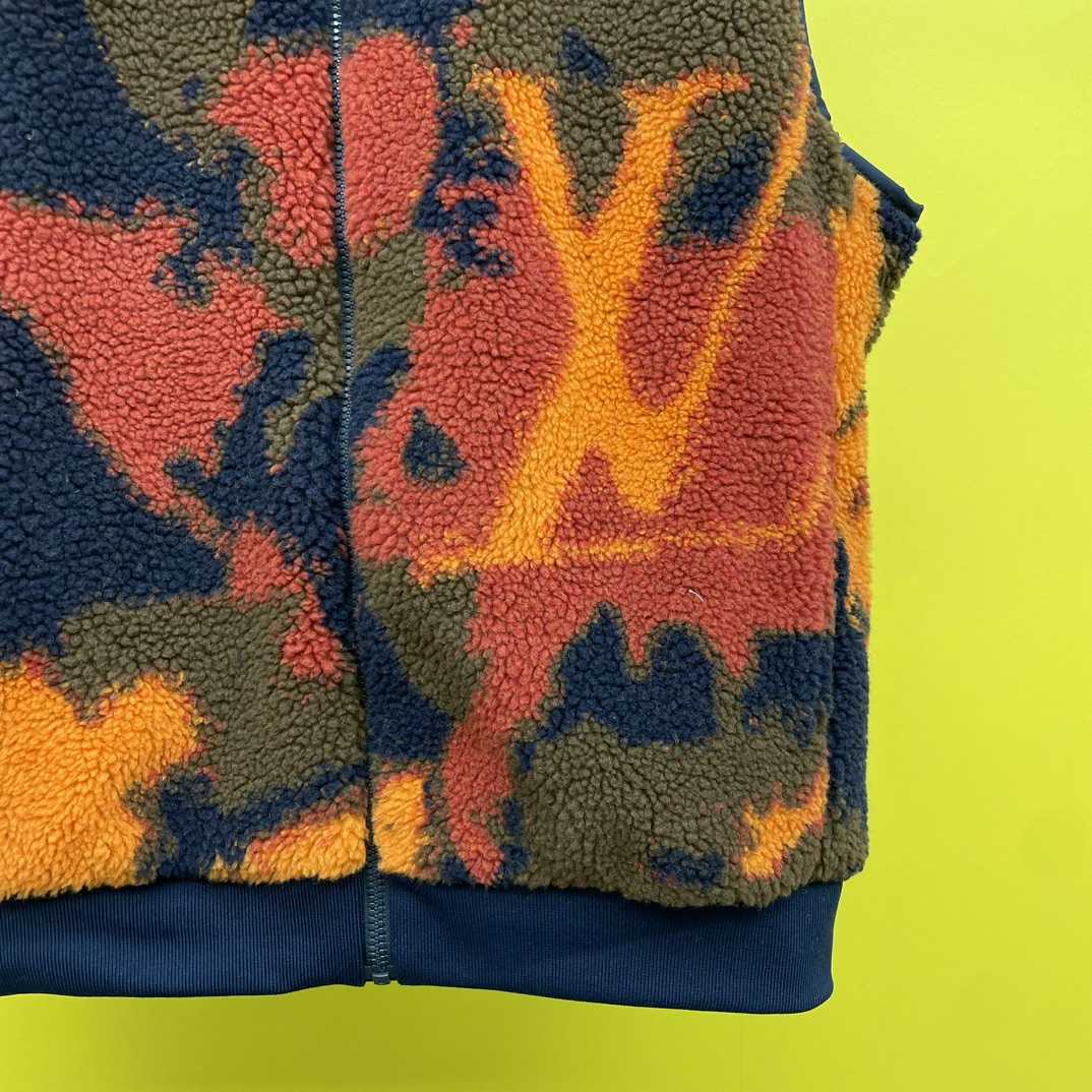 Louis Vuitton Reversible Fleece Gilet - FashionPlug