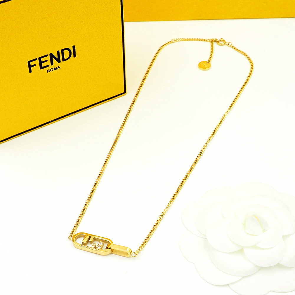 Fendi O’Lock Necklace - FashionPlug