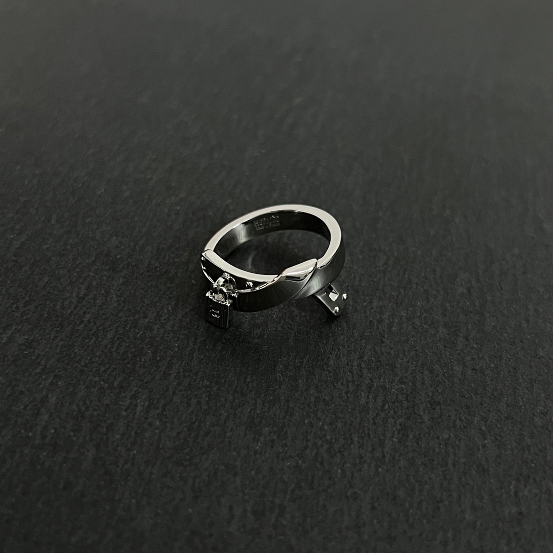 Hermes Kelly Gavroche Ring - FashionPlug