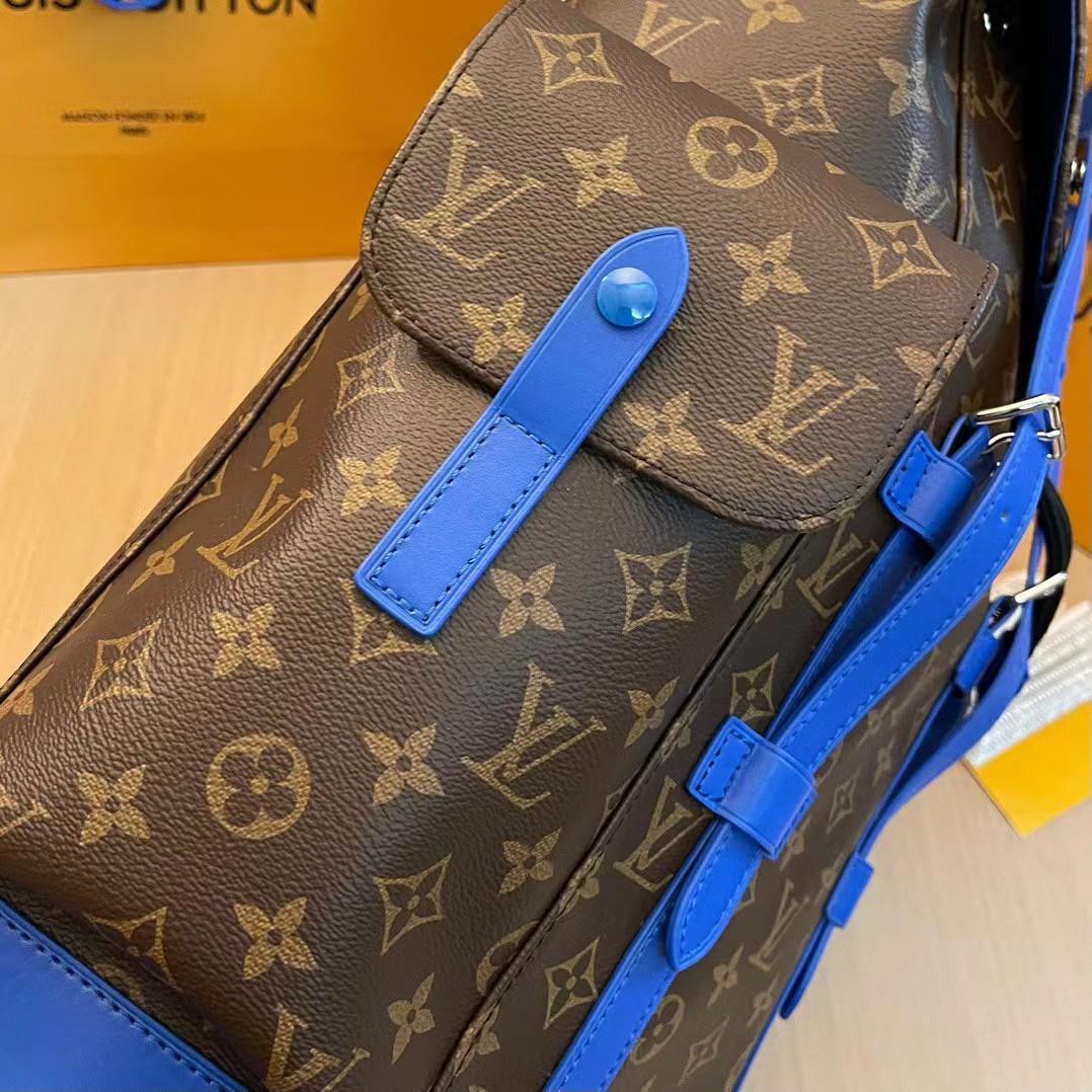Louis Vuitton Christopher MM    M46813 - FashionPlug