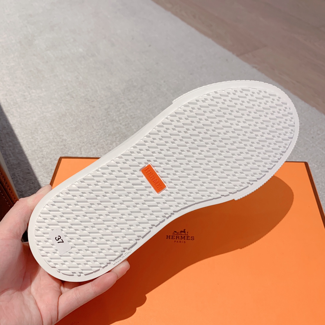 Hermes Deep Sneaker - FashionPlug