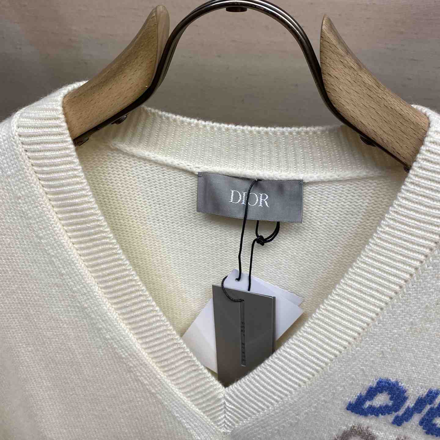 Dior Sleeveless Sweater - FashionPlug