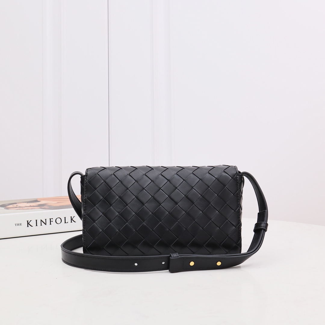 Bottega Veneta Mini Andiamo Cross-Body Bag - FashionPlug