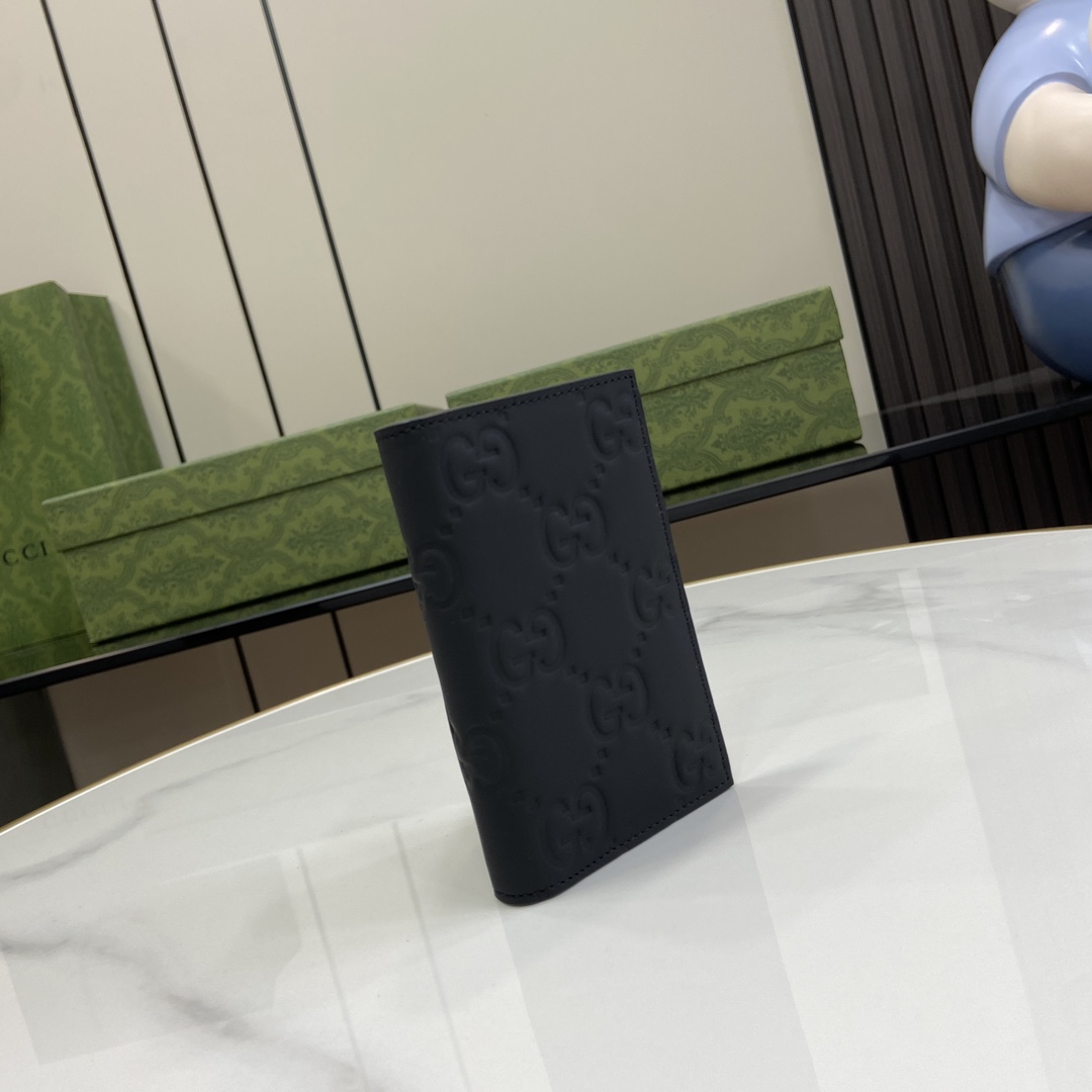 Gucci GG Rubber-effect Long Card Case - FashionPlug