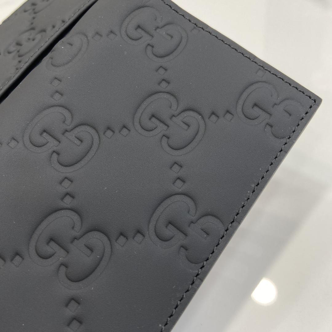 Gucci GG Rubber-effect Long Card Case - FashionPlug