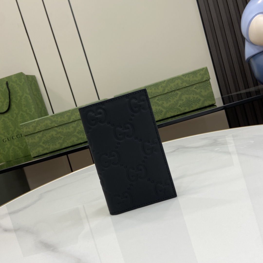 Gucci GG Rubber-effect Long Card Case - FashionPlug